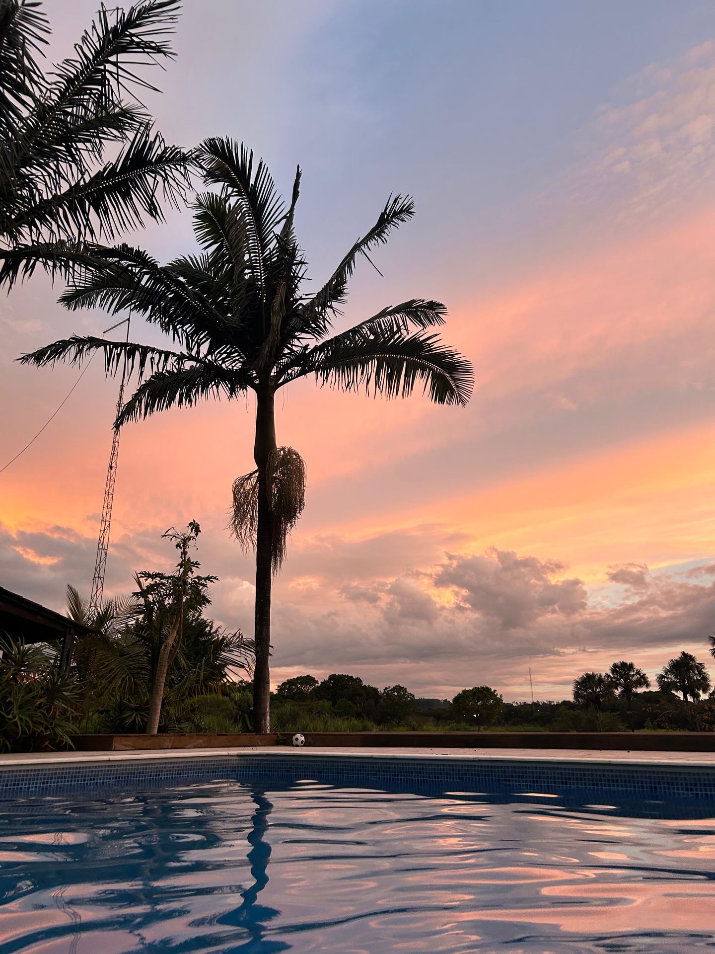 Pôr do sol na piscina do Recanto Trigueiro